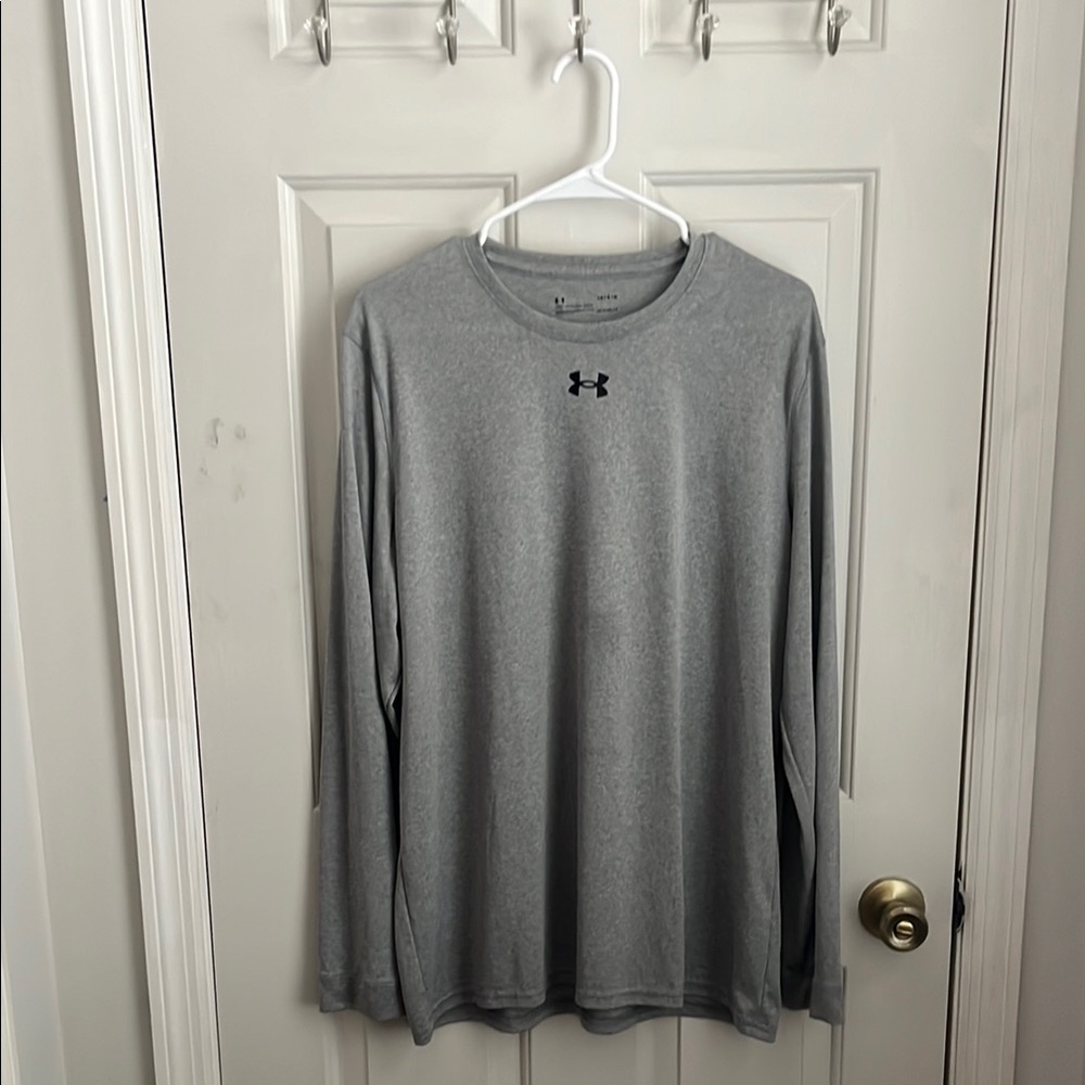 Under Armour Men's Gray Long Sleeve Shirt